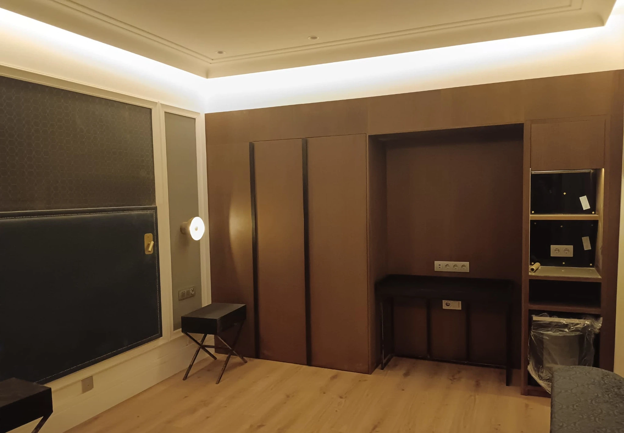 Interior con carpintería de madera instalada por Vesmar